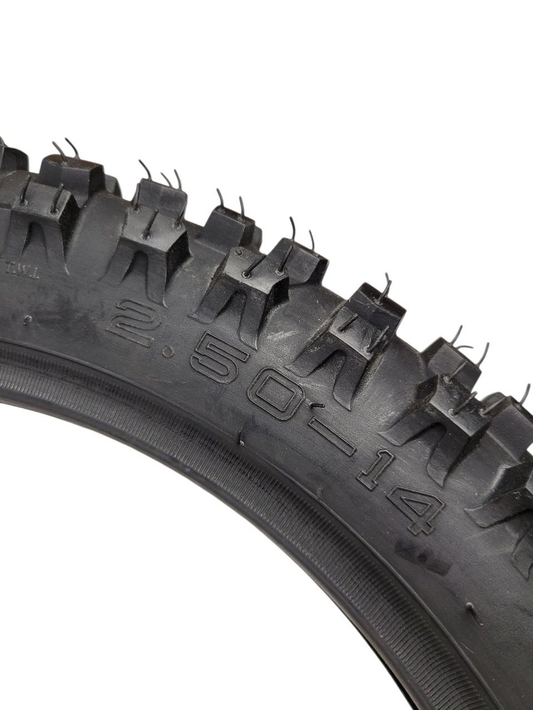 Покришка "14"  2.50-14  CST KROSS шипована, ТТ камерна