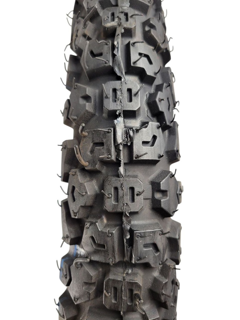 Мотошина  "18"  3.00-18  SF-253 / YX-924A шипована, TT камерна